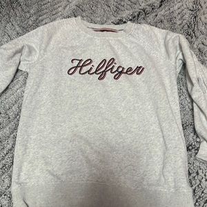 Tommy Hilfiger sweatshirt with open arms
